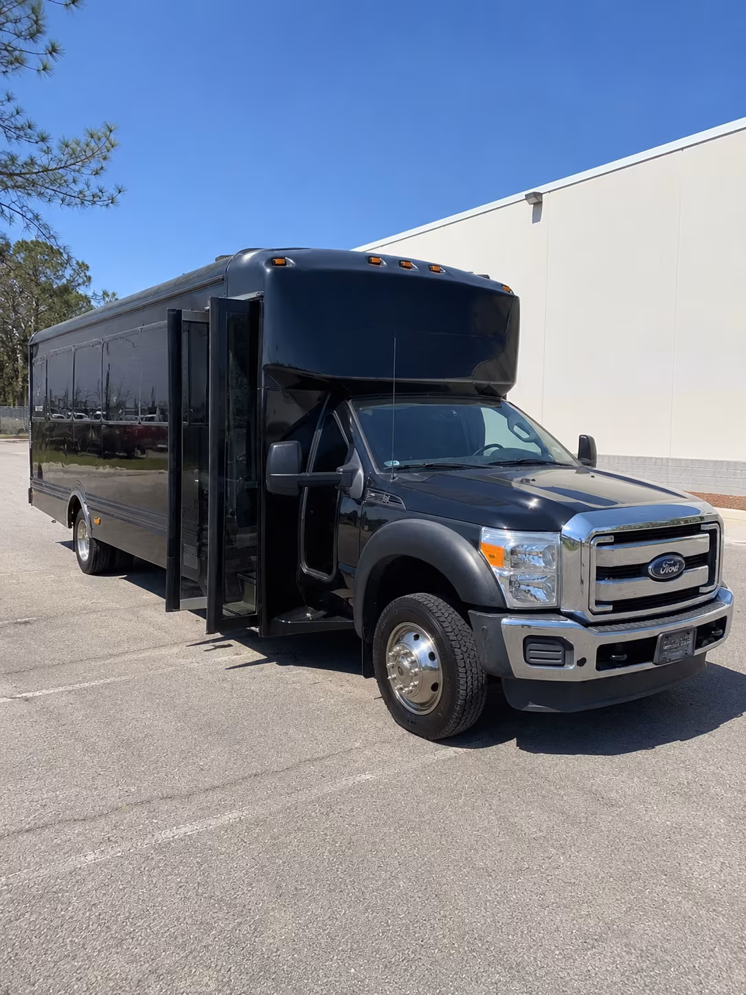 Rochester Birthday, Sweet 16, & Quinceañera Party Bus Rentals