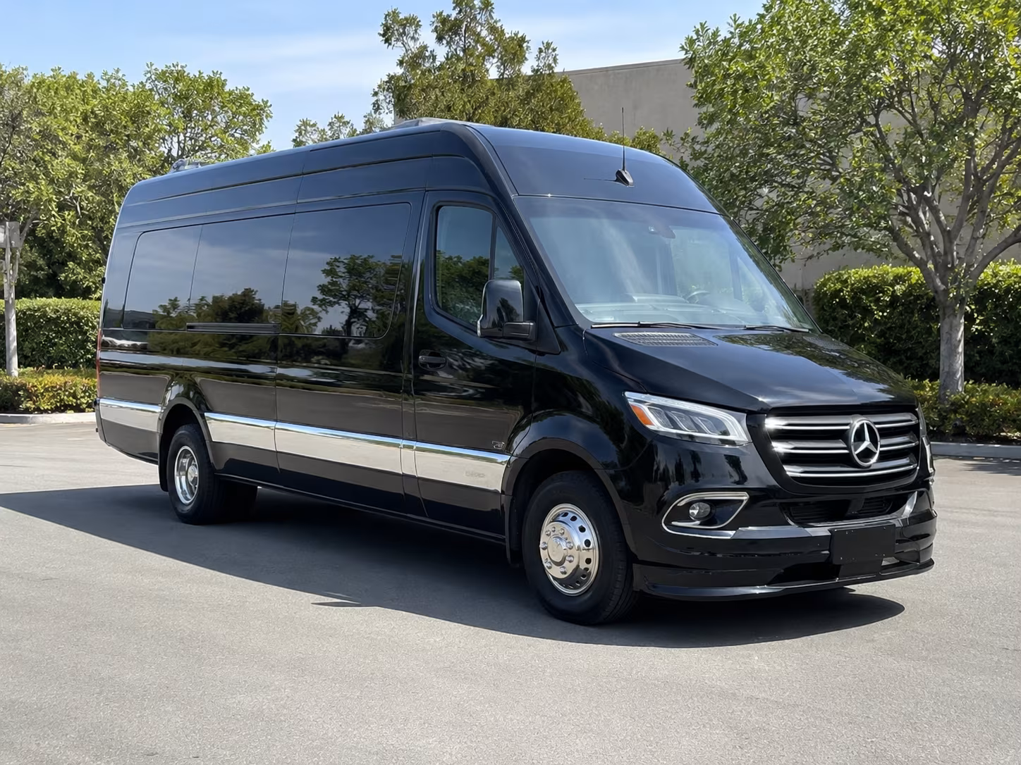 Syracuse Airport Shuttle & Transportation party bus exterior